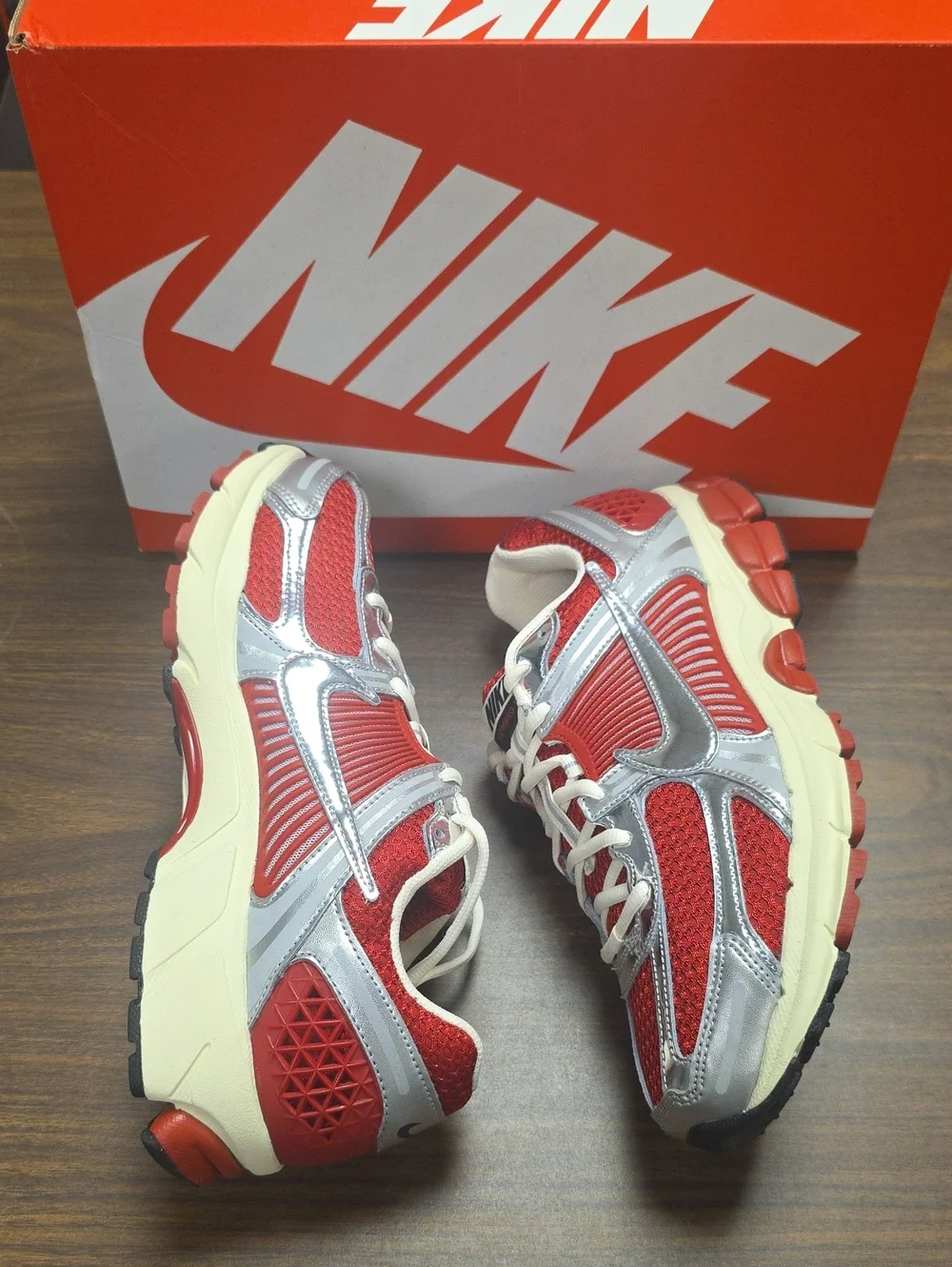 Nike Zoom Vomero 5 Running Shoes Gym Red/Chrome IM3486-600 Men's 11 New